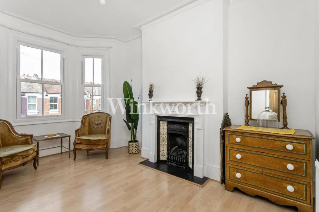 3 bedroom maisonette for rent