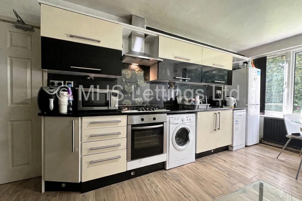 3 bedroom ground floor flat for rent