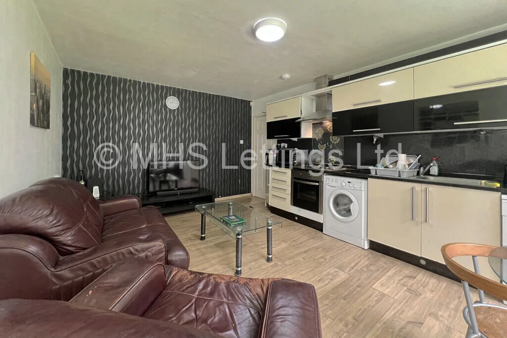 3 bedroom ground floor flat for rent