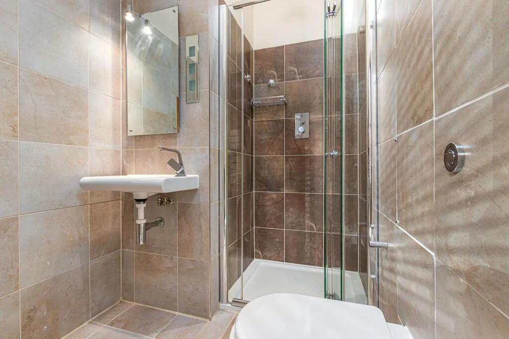 5 bedroom apartment for rent