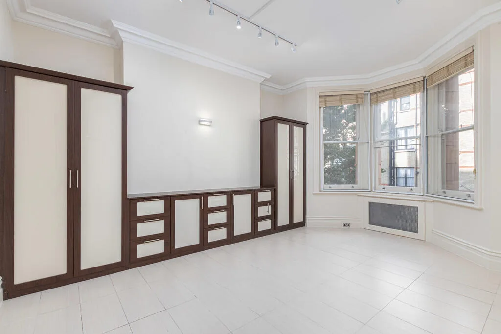 5 bedroom apartment for rent
