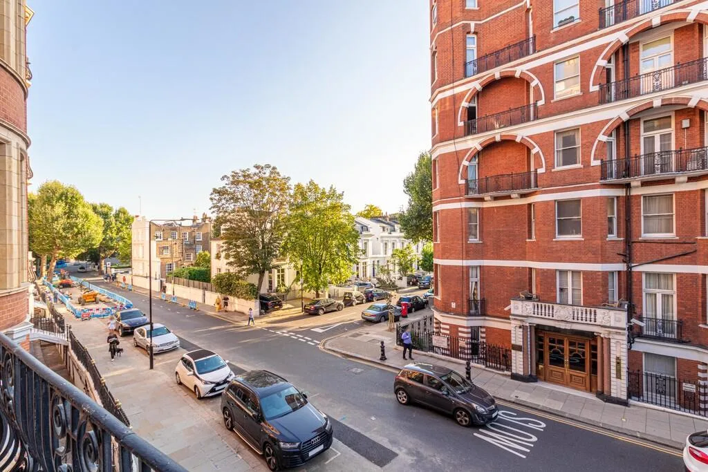 5 bedroom apartment for rent