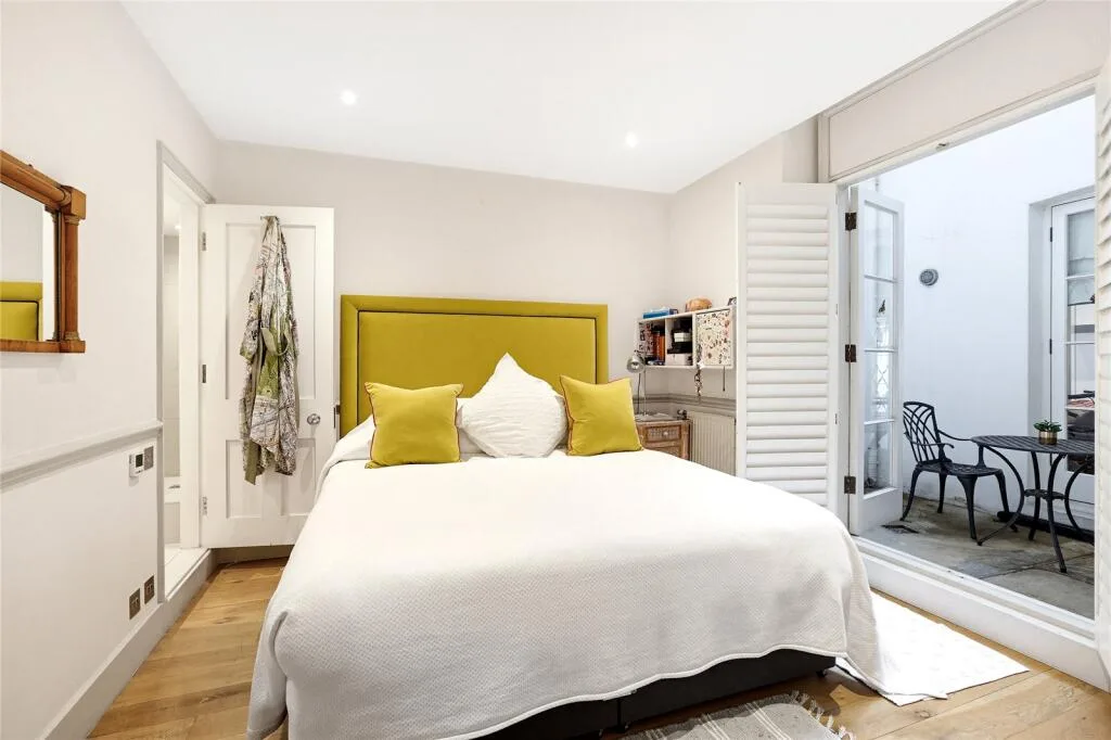 5 bedroom terraced house for rent
