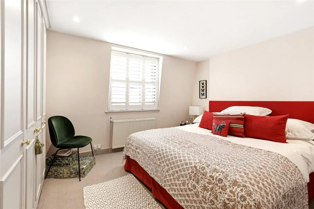 5 bedroom terraced house for rent