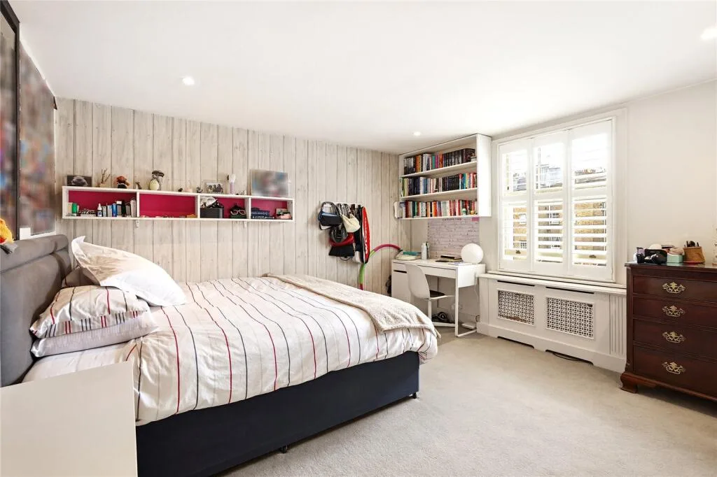 5 bedroom terraced house for rent