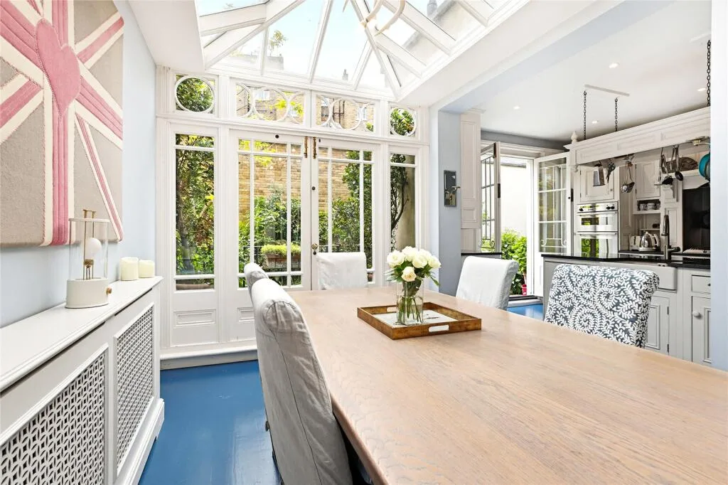 5 bedroom terraced house for rent