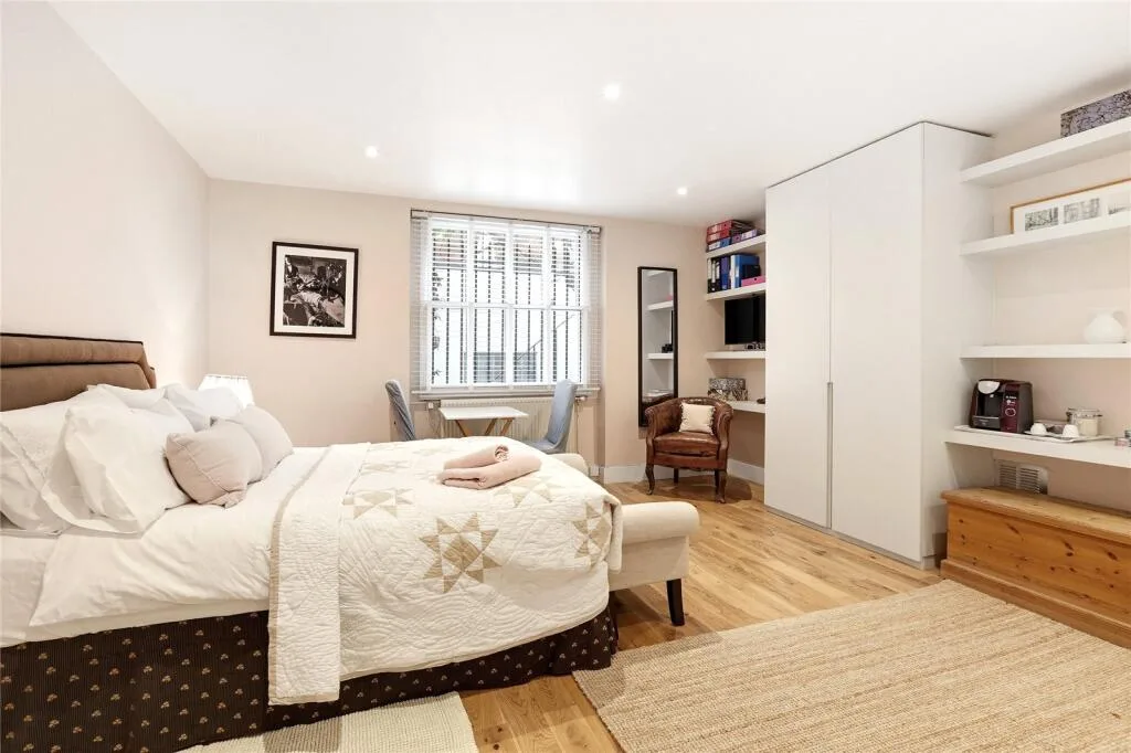 5 bedroom terraced house for rent
