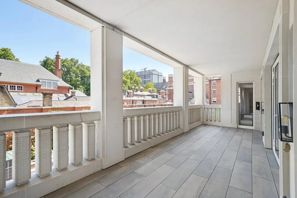 4 bedroom flat for rent