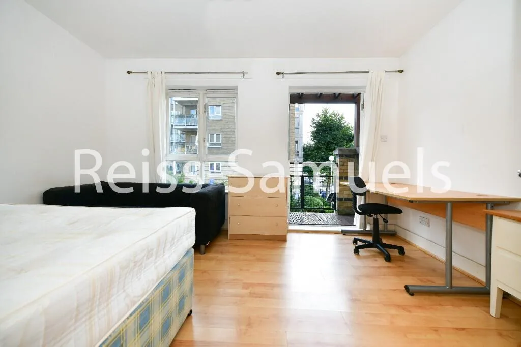5 bedroom terraced house for rent