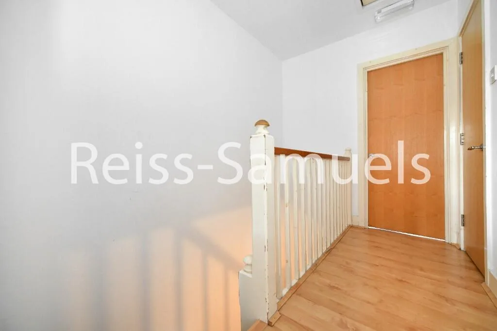 5 bedroom terraced house for rent