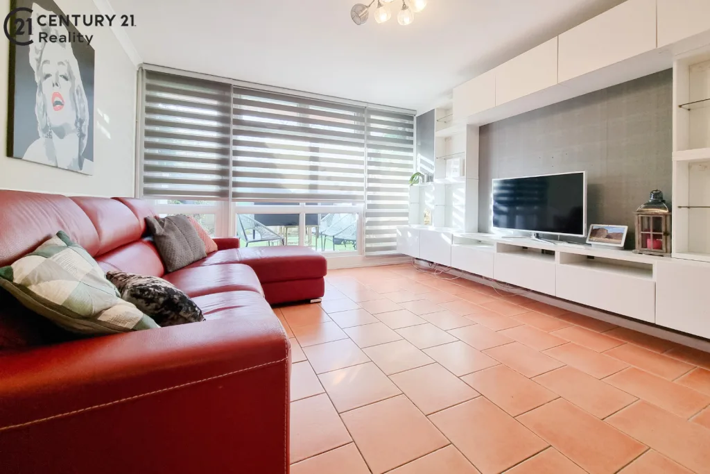 3 bedroom maisonette for rent