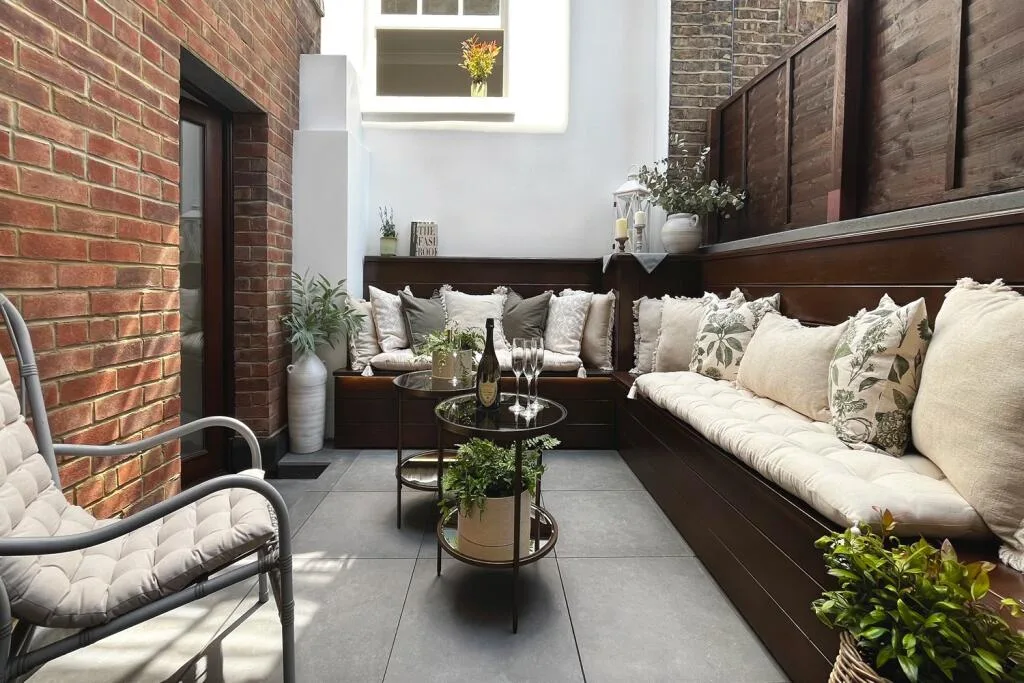 3 bedroom maisonette for rent