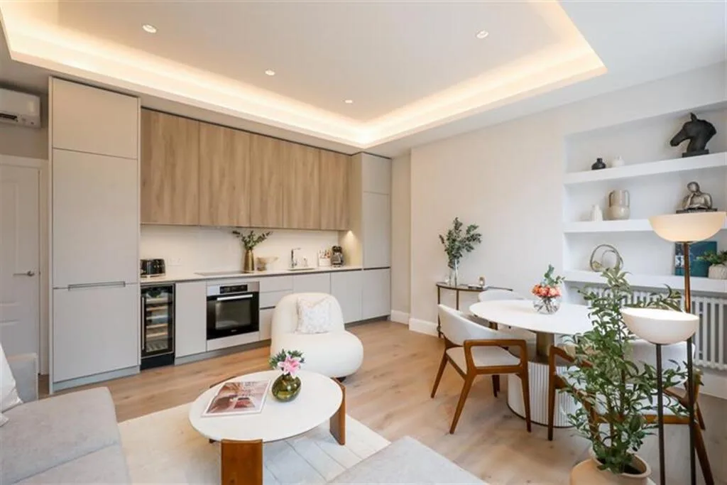 3 bedroom maisonette for rent