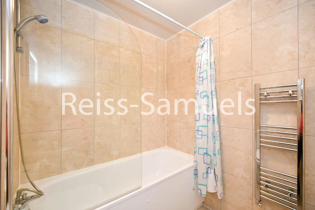 5 bedroom terraced house for rent