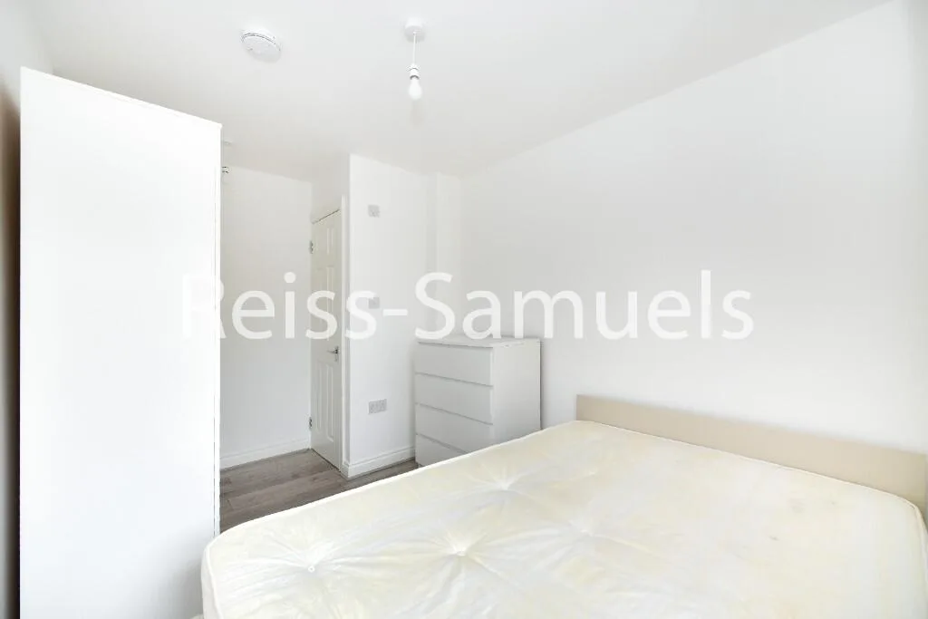 5 bedroom terraced house for rent