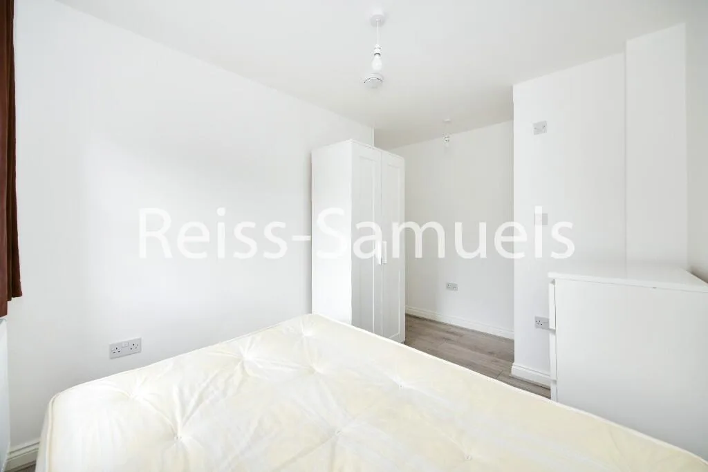 5 bedroom terraced house for rent