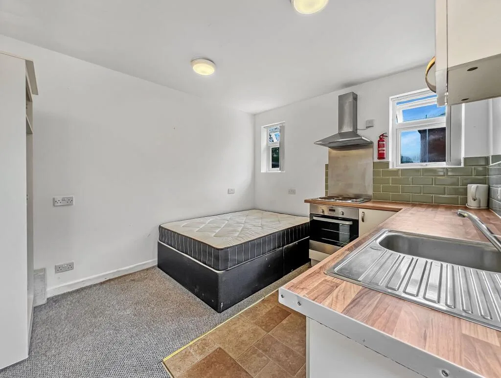 Studio flat for rent