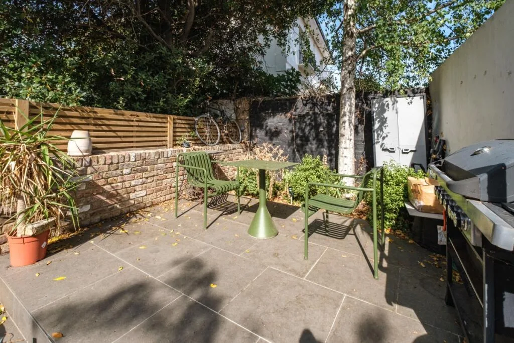 2 bedroom duplex for rent