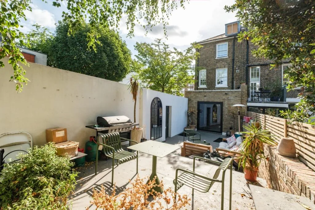 2 bedroom duplex for rent