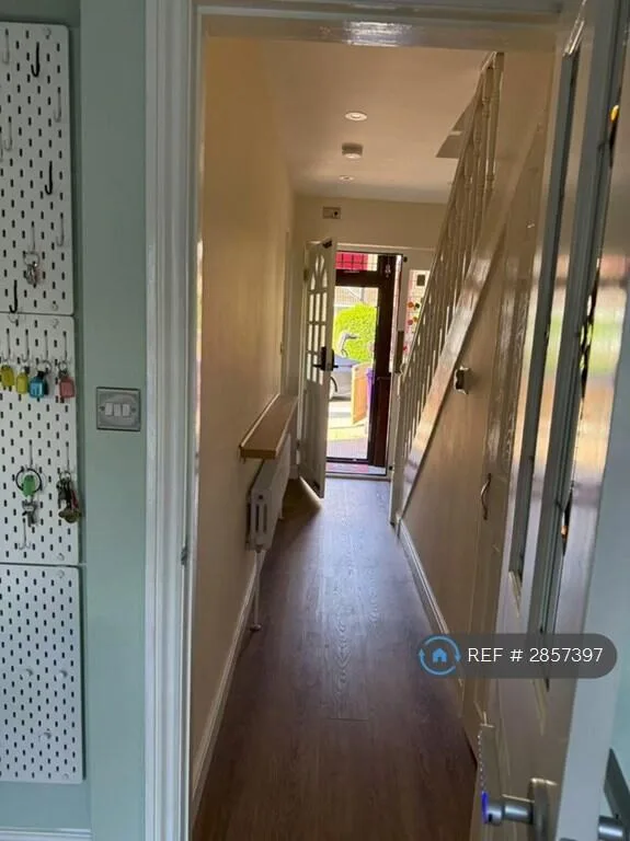 3 bedroom end of terrace house for rent