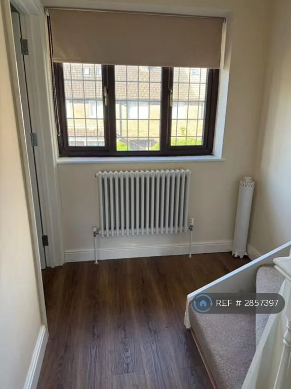 3 bedroom end of terrace house for rent