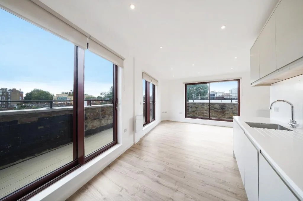 3 bedroom flat for rent