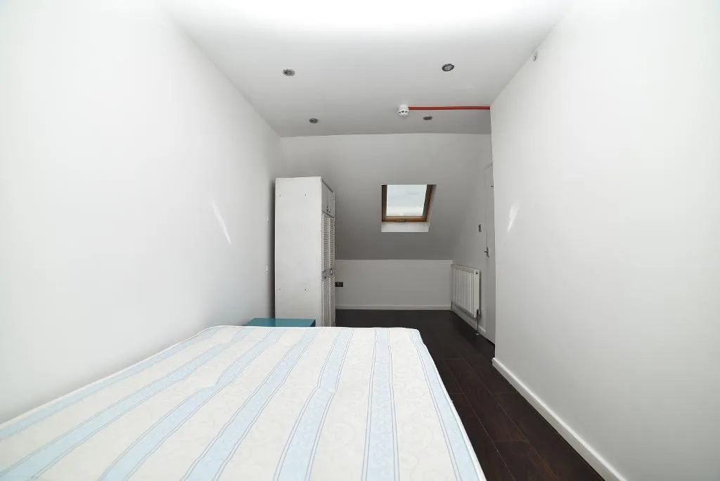 1 bedroom house share for rent