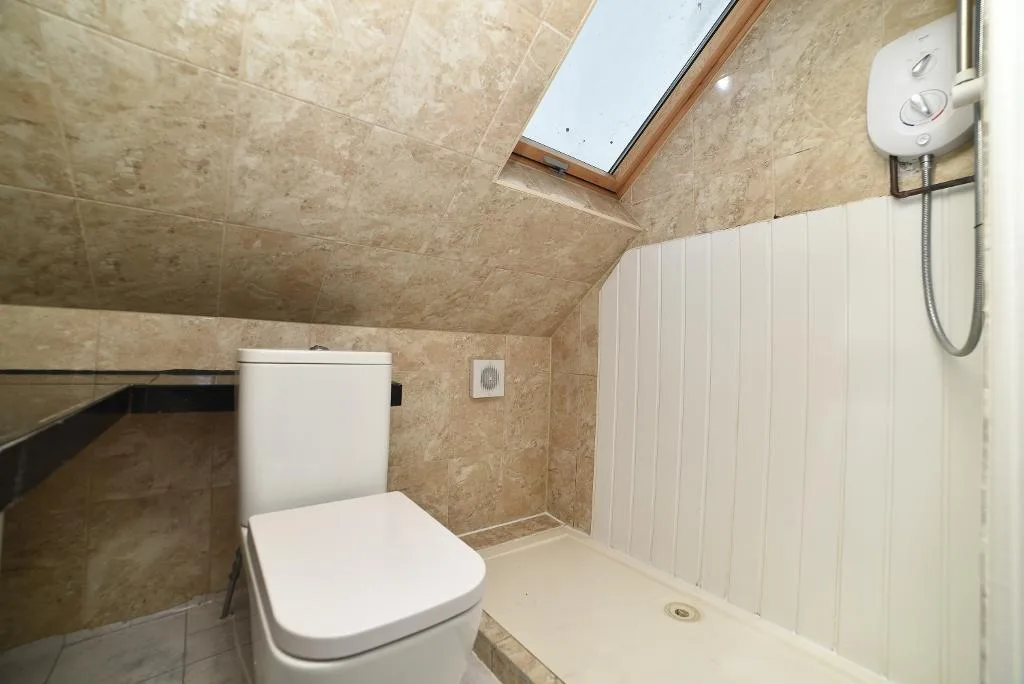 1 bedroom house share for rent