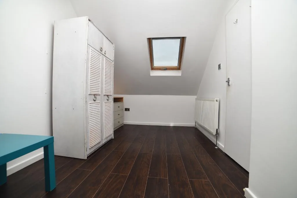 1 bedroom house share for rent