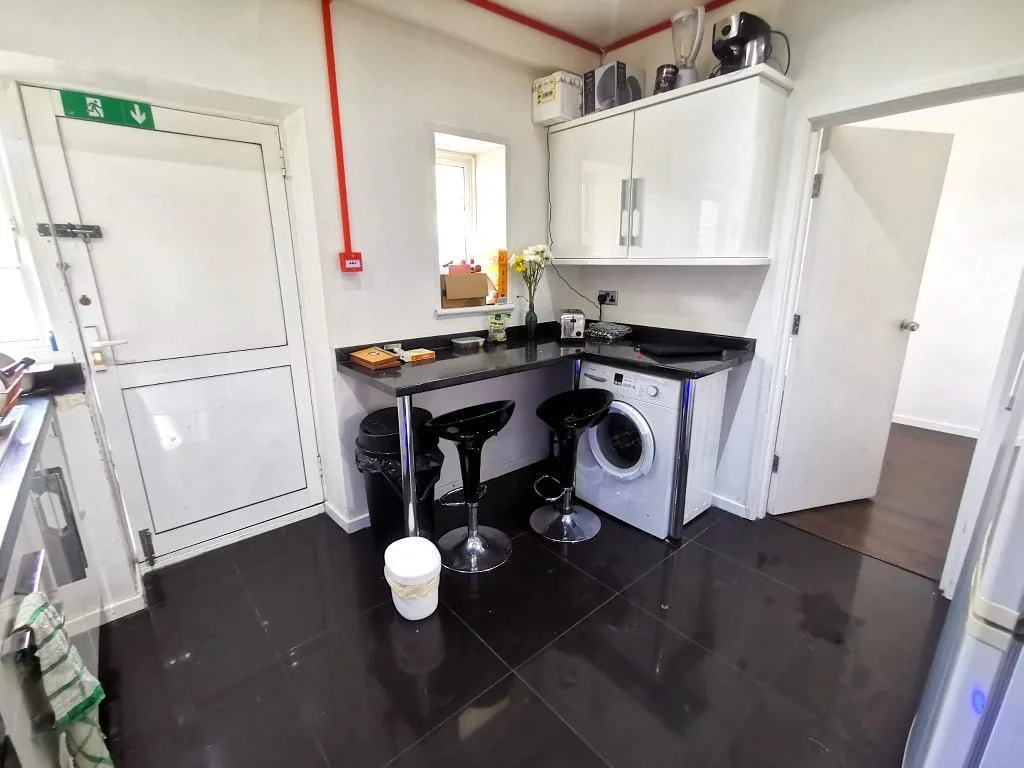 1 bedroom house share for rent
