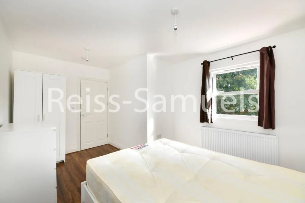 6 bedroom terraced house for rent
