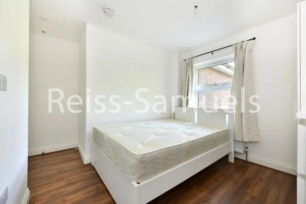 6 bedroom terraced house for rent