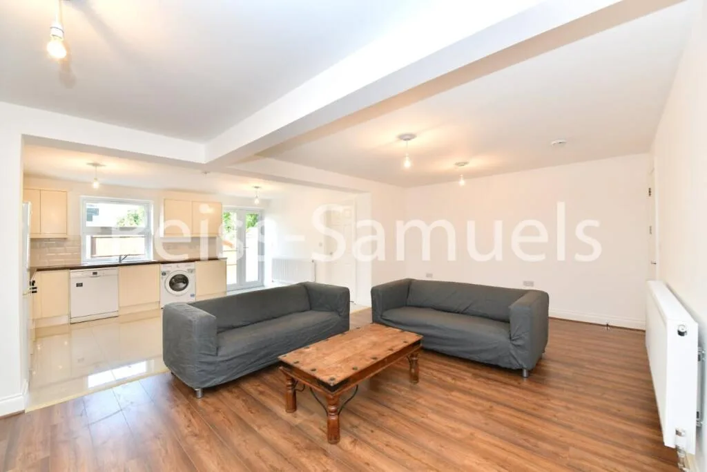 6 bedroom terraced house for rent
