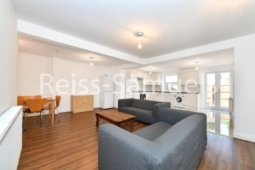 6 bedroom terraced house for rent