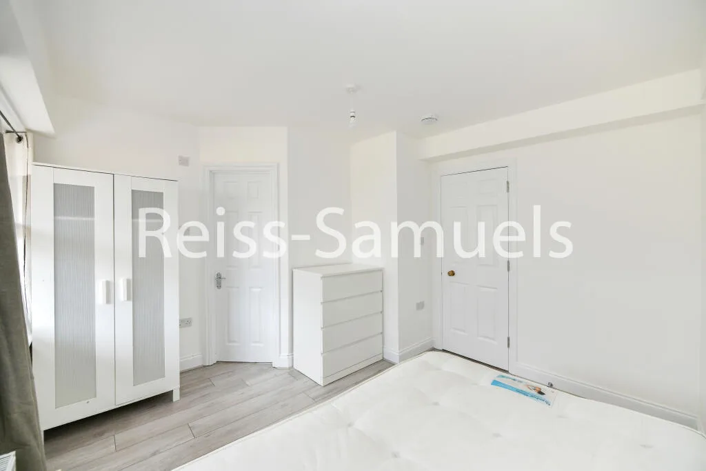 6 bedroom terraced house for rent