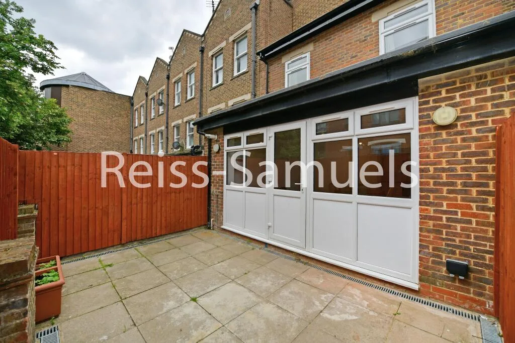 6 bedroom terraced house for rent