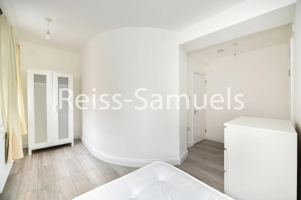 6 bedroom terraced house for rent