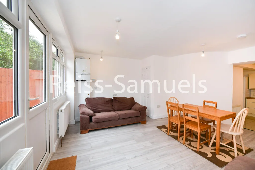 6 bedroom terraced house for rent