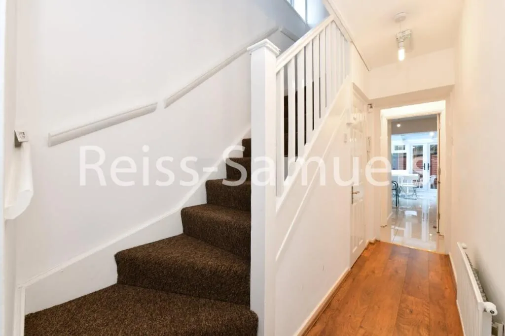 5 bedroom town house for rent