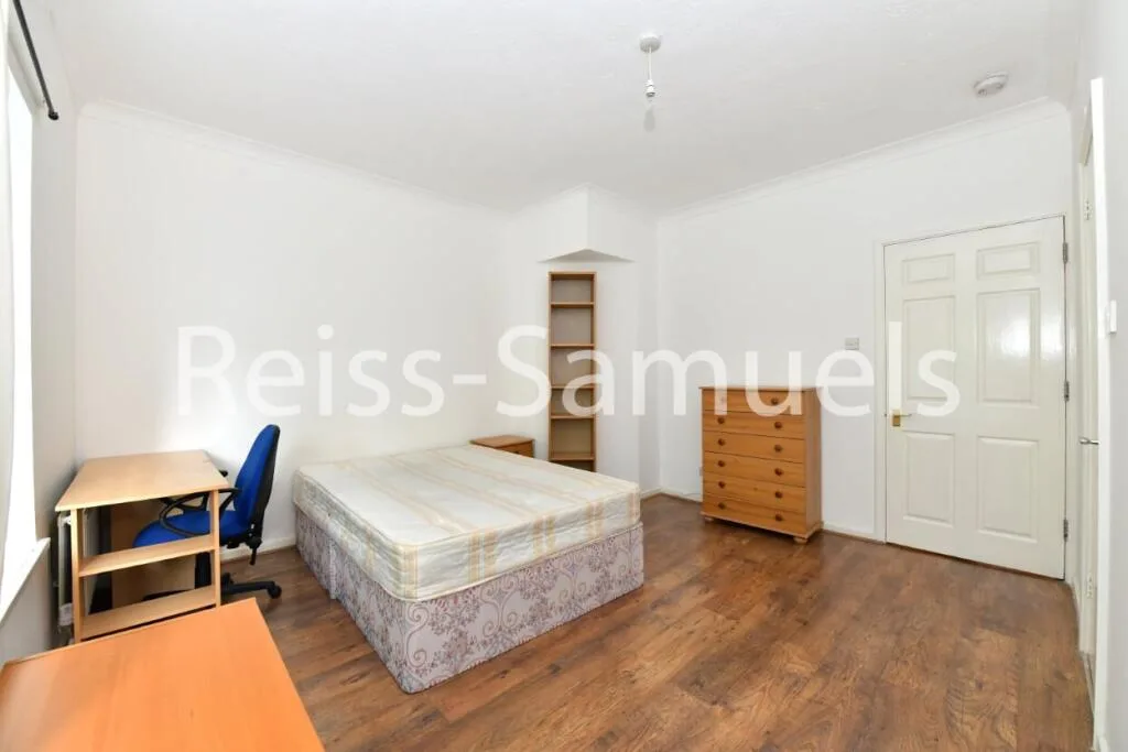 5 bedroom town house for rent