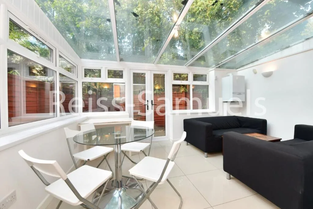 5 bedroom town house for rent