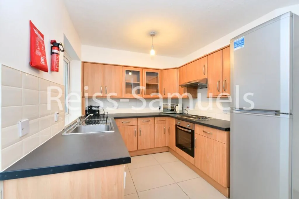 5 bedroom town house for rent