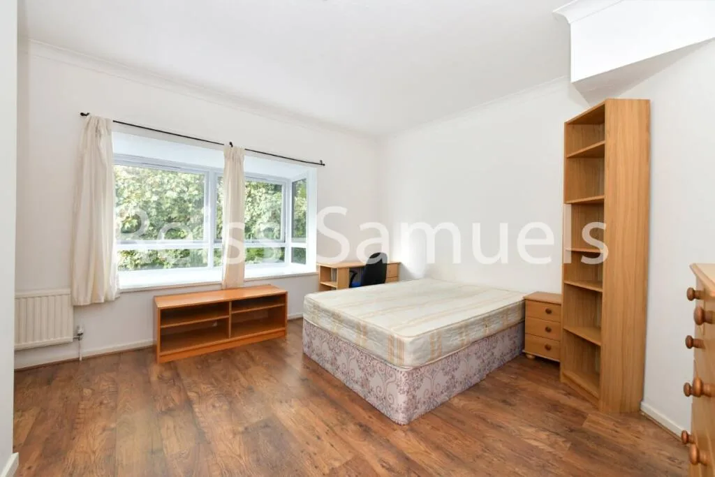 5 bedroom town house for rent