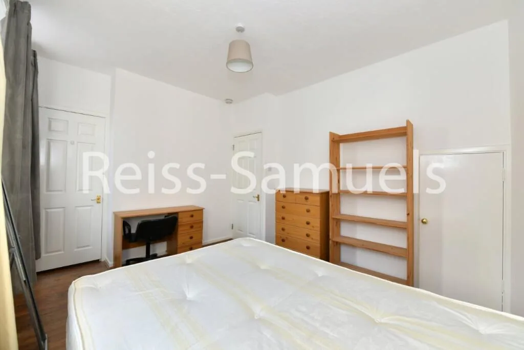 5 bedroom town house for rent