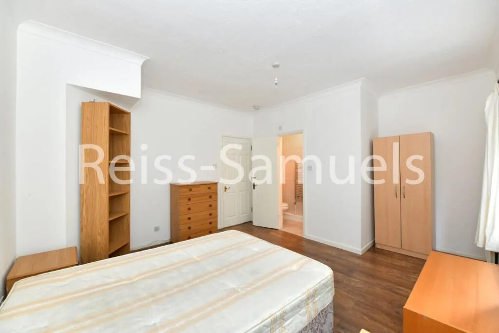 5 bedroom town house for rent
