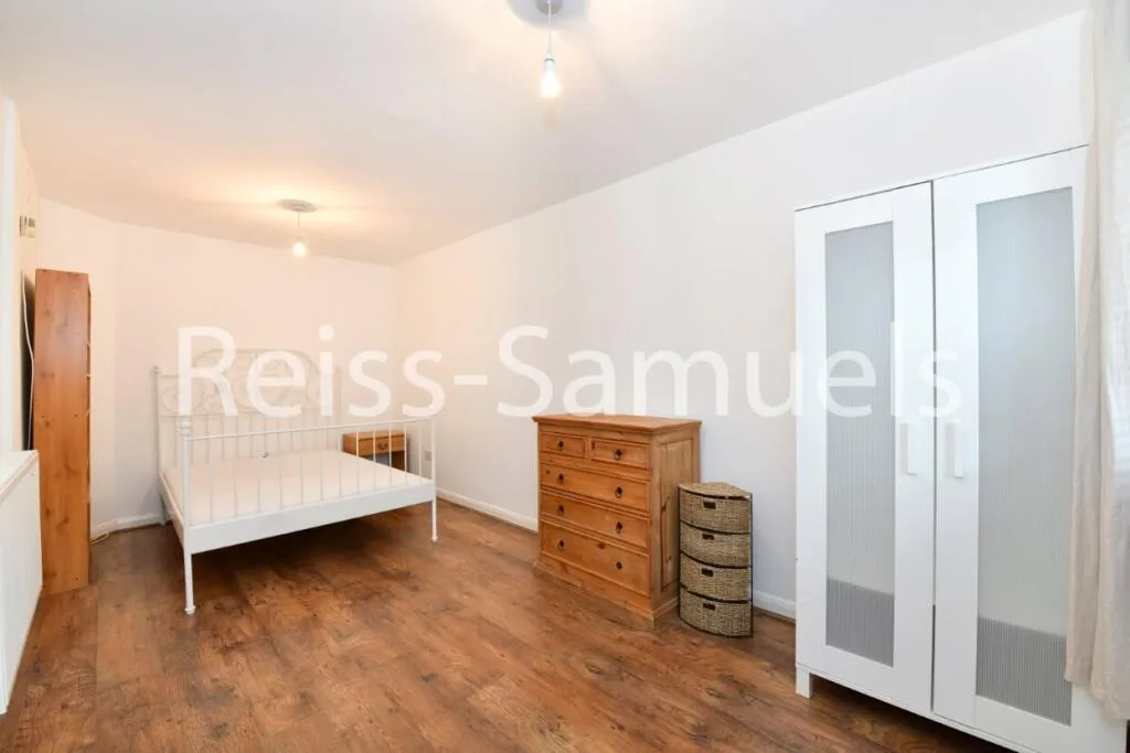 5 bedroom town house for rent