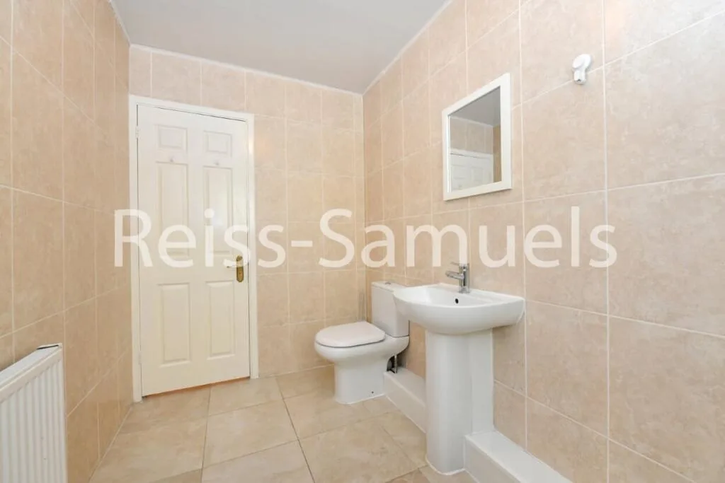5 bedroom town house for rent