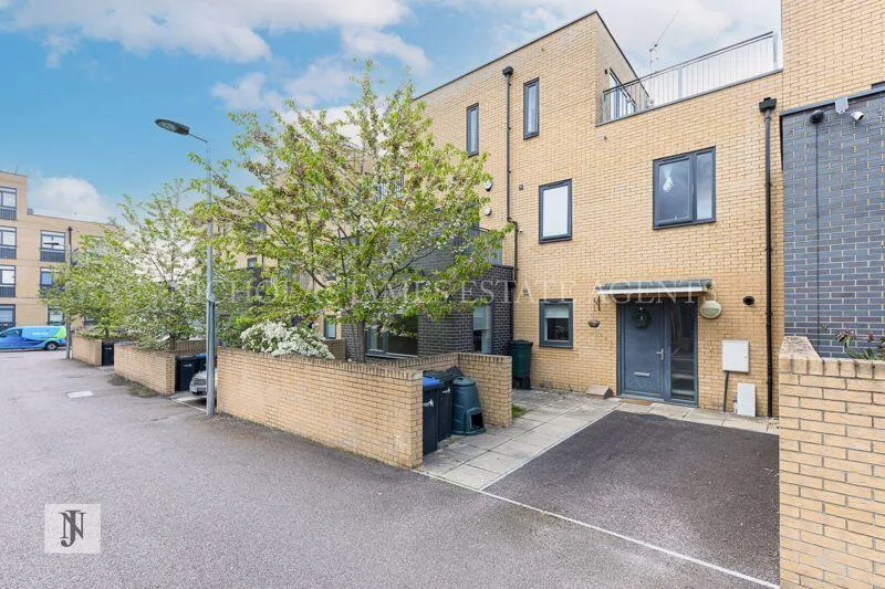 3 bedroom terraced house for rent