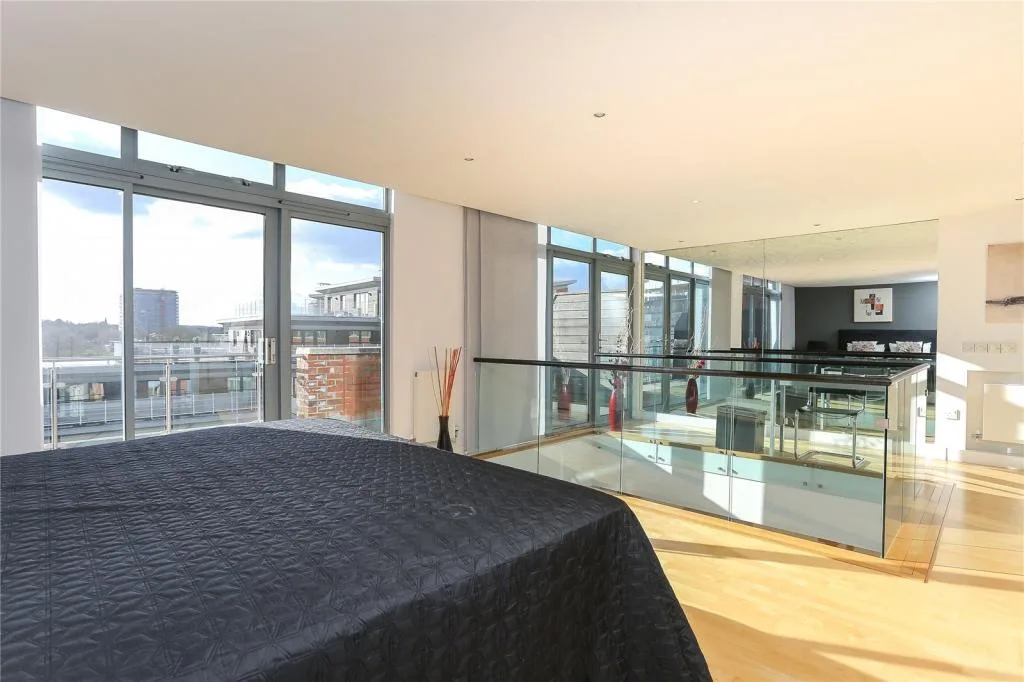 2 bedroom penthouse for rent