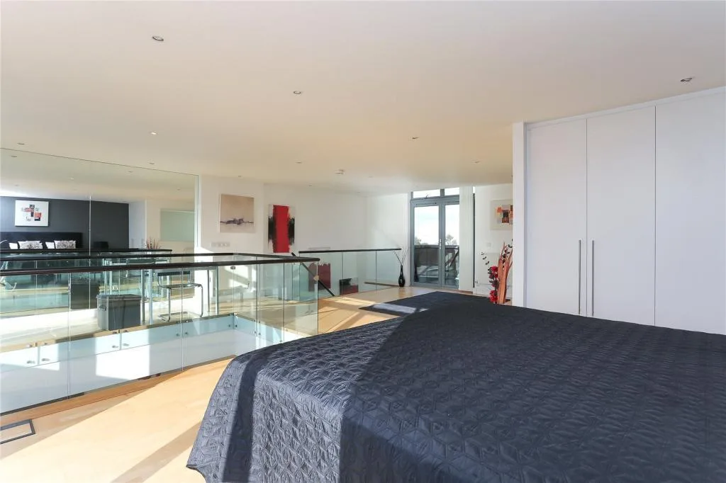 2 bedroom penthouse for rent